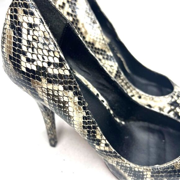 NWOB MIA Vegan Leather Snake print gold cap point toe stiletto heel size 8.5 - Picture 9 of 9